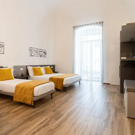 Daire Nicolaus 204 - Brown & Grey By Wonderful Italy Bari